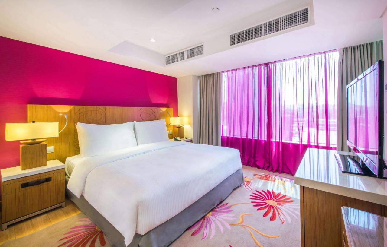 Two-Bedroom Suite Lounge Access