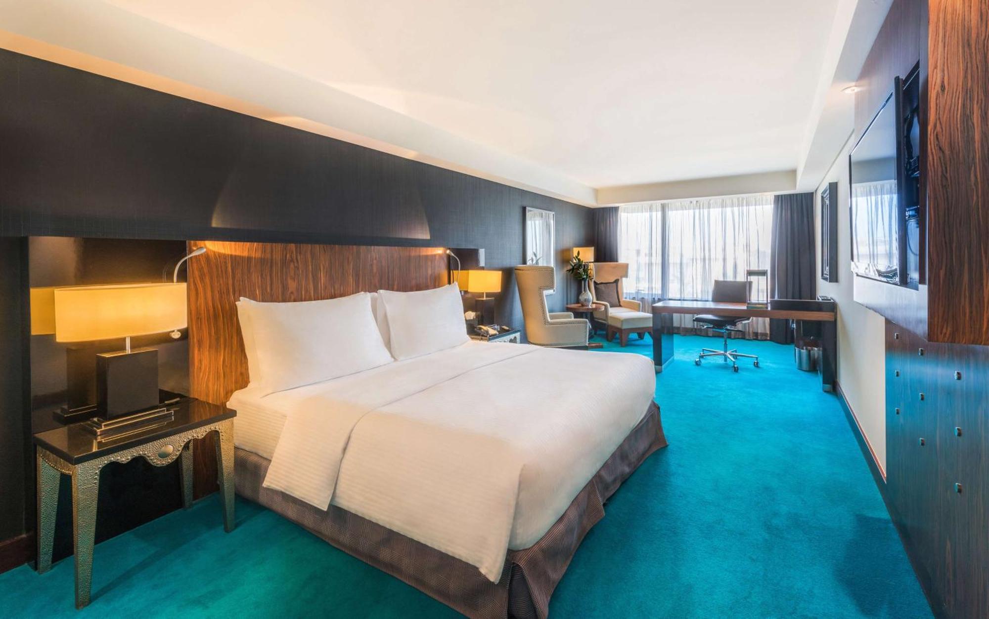 Executive Room Lounge Access